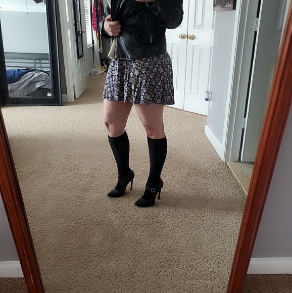 Boots - Picture 1 of 4